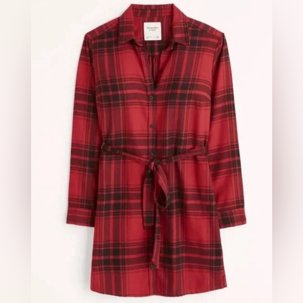 Abercrombie Women’s Flannel Shirt Dress in Red Checkered / Size M